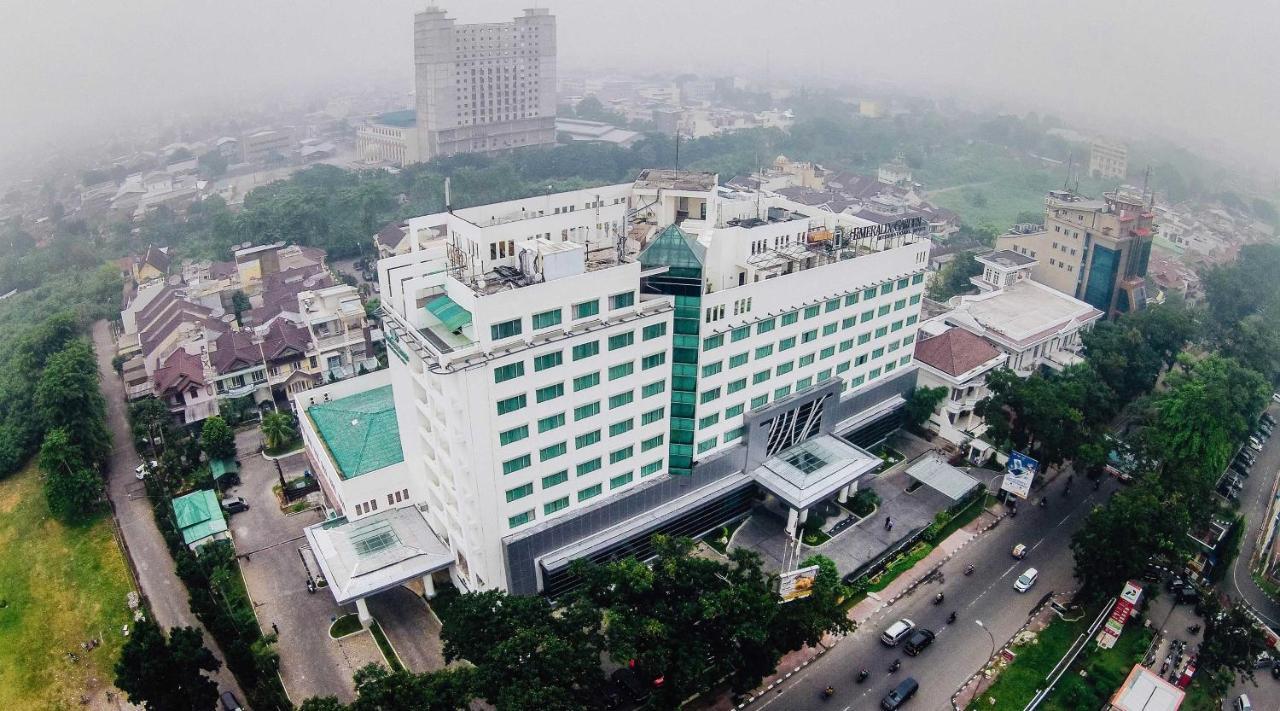 Emerald Garden International Hotel Медан Экстерьер фото