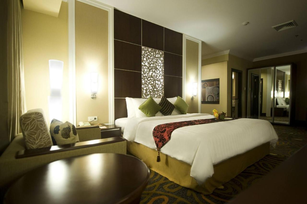 Emerald Garden International Hotel Медан Экстерьер фото