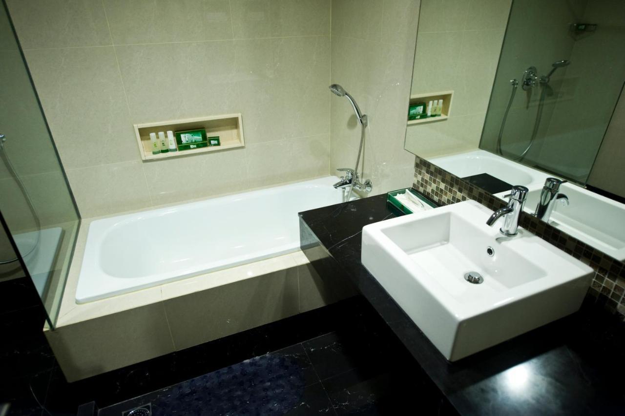 Emerald Garden International Hotel Медан Экстерьер фото